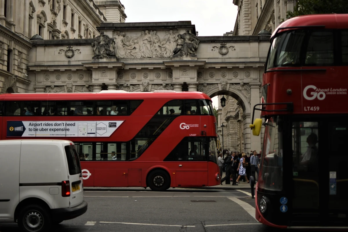 Twardy Brexit zaburzy ruch pasażerski samolotów – to opinia brytyjskiego Instytutu do Spraw Ekonomicznych. Doszłoby do tego w przypadku, gdyby Wielka Brytania opuściła Unię Europejską bez zawarcia stosownych umów. 