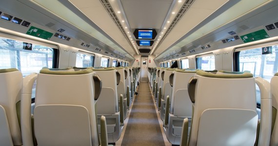 Do końca roku w pierwszym składzie Pendolino pasażerowie skorzystają z WiFi. PKP Intercity w końcu porozumiało się z producentem pociągów (firmą Alstom) ws. montażu urządzeń do bezprzewodowego internetu. Dziś zostanie podpisana umowa w tej sprawie - po czterech latach od uruchomienia połączeń tych pociągów.