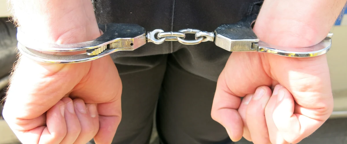 Sąd, na wniosek prokuratury, zdecydował o tymczasowym aresztowaniu Rafała B. - poinformował w środę prokurator Szymon Banna z Prokuratury Okręgowej w Warszawie. Mężczyzna jest podejrzany o napaść na dwie kobiety, do których doszło w miniony weekend na stacji PKP Powiśle.