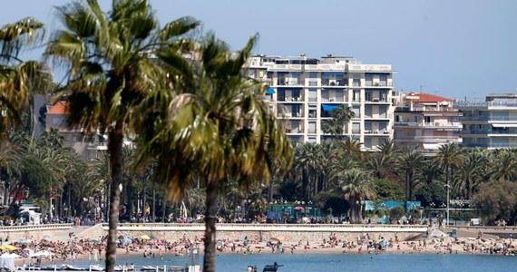 Mężczyzna, który zajmował się ustawianiem leżaków na plaży w Cannes, "zafundował" sobie za darmo trzytygodniowy pobyt w luksusowym apartamencie najdroższego na Francuskiej Riwierze Hotelu Martinez.