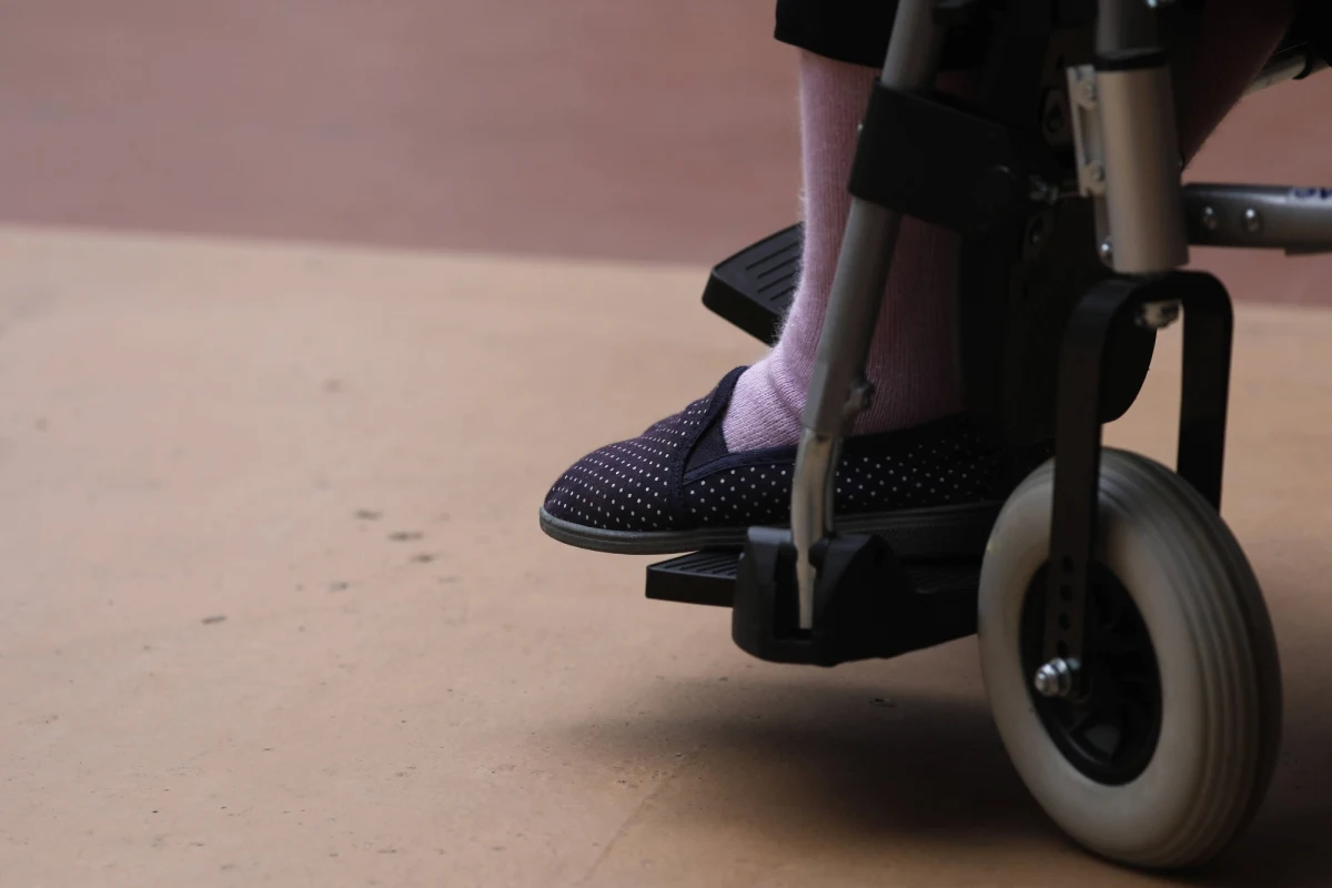 Dwie osoby zostały tymczasowo aresztowane w związku z wyłudzeniem z Narodowego Funduszu Zdrowia siedmiu i pół miliona złotych. Jak dowiedział się reporter RMF FM Krzysztof Kot, koło Tomaszowa Lubelskiego zatrzymani prowadzili dom opieki paliatywnej. Oszukiwali NFZ przez trzy lata. 