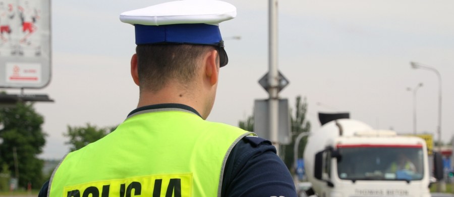 Premier Mateusz Morawiecki nie spotkał się z przedstawicielami szefów związków zawodowych podległych MSWiA. „Przyszedł do nas trzeci garnitur. Ktoś chce nas popchnąć do protestu politycznego. Służby nie są od polityki” – mówili tuż po wyjściu z kancelarii premiera. Zapowiadają, że w najbliższych kilku tygodniach ich protest się zaostrzy.