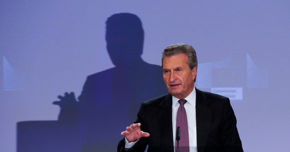 Unijny komisarz ds. budżetu Guenther Oettinger oświadczył w Brukseli, że przestrzeganie praworządności przez państwa członkowskie jest warunkiem koniecznym do realizowania w nich programów finansowanych ze środków UE.
