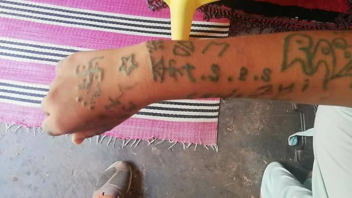 Tysiące ludzi okazało swoje wsparcie 17-latce z Maroka, przekazując pieniądze na usunięcie tatuaży, jakie na jej ciele mieli pozostawić gwałciciele. Dziewczyna twierdzi, że została porwana w czerwcu. Przez dwa miesiące banda 12 mężczyzn miała ją gwałcić i torturować.   