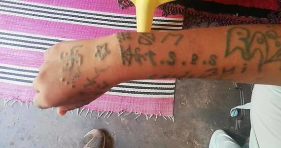Tysiące ludzi okazało swoje wsparcie 17-latce z Maroka, przekazując pieniądze na usunięcie tatuaży, jakie na jej ciele mieli pozostawić gwałciciele. Dziewczyna twierdzi, że została porwana w czerwcu. Przez dwa miesiące banda 12 mężczyzn miała ją gwałcić i torturować.   