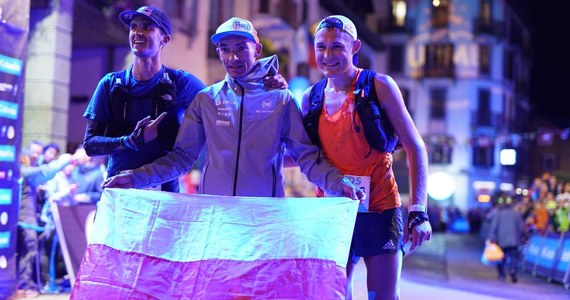 Historyczny sukces polskiego biegacza! Marcin Świerc wygrał uznawany za jeden z najtrudniejszych na świecie górskich ultramaratonów. 124 kilometry niezwykle trudnej trasy biegu "Śladami Książąt Sabaudzkich" poprowadzonej alpejskimi graniami pokonał w niespełna 13,5 godziny. 