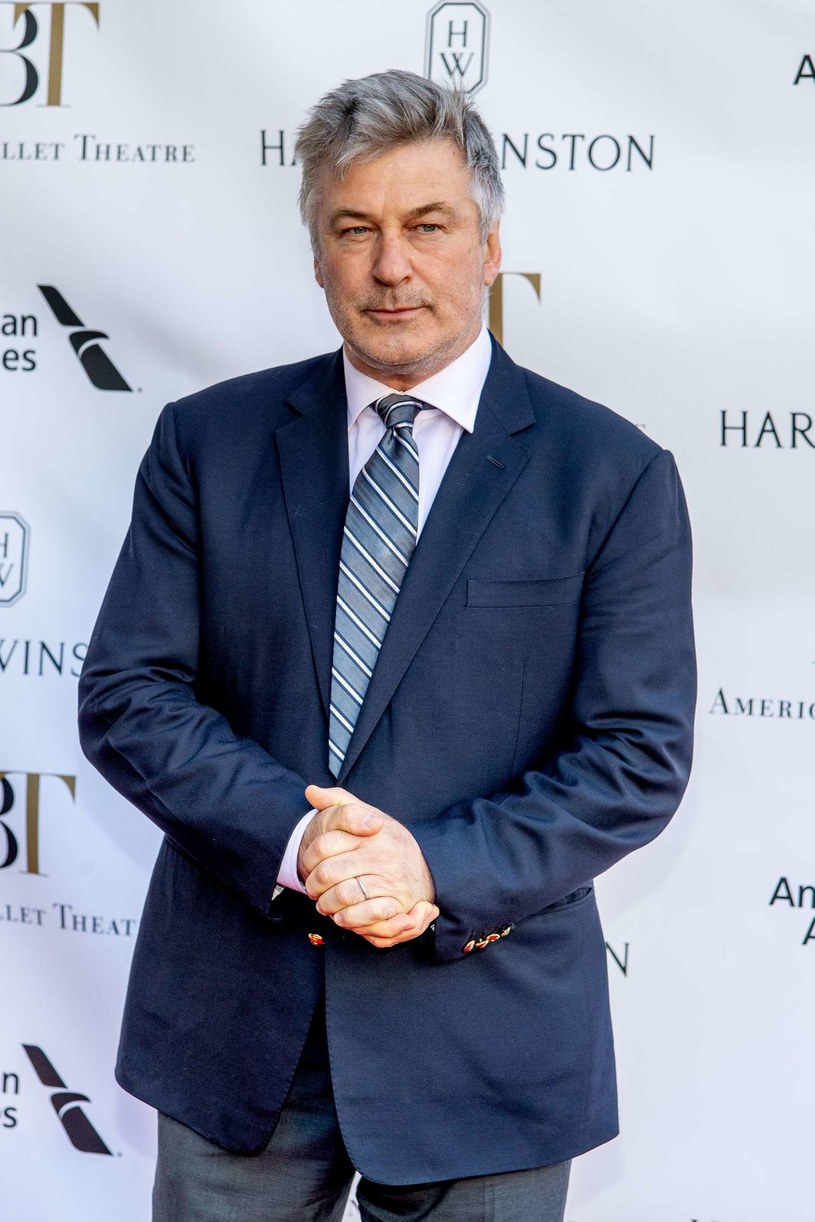 Amerykański aktor Alec Baldwin zrezygnował z zagrania roli Thomasa Wayne'a - ojca Bruce'a Wayne'a w filmie "Joker" - podała w czwartek agencja Associated Press.