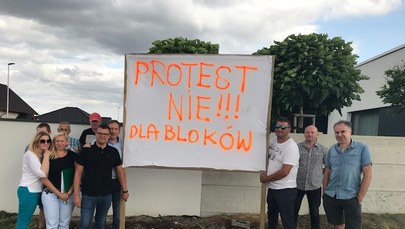 Ostrów Wielkopolski: "Idą na noże" z deweloperem. Nie chcą bloków w swoim sąsiedztwie