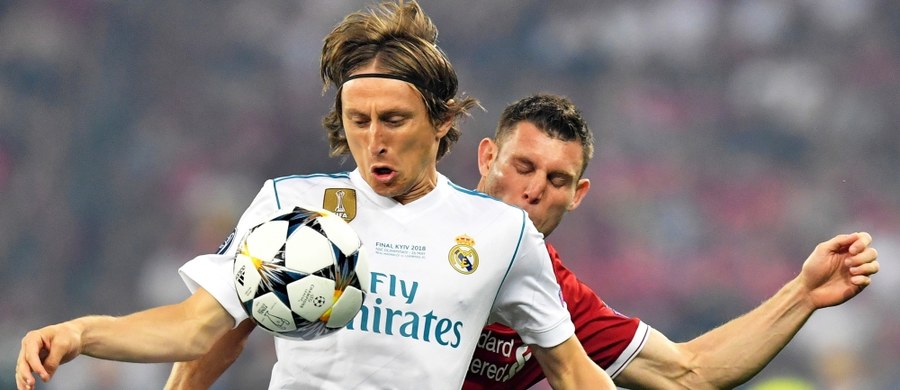 Luka Modrić został uznany najlepszym zawodnikiem ubiegłego sezonu na Starym Kontynencie w plebiscycie Europejskiej Unii Piłkarskiej (UEFA). W głosowaniu trenerów i dziennikarzy Chorwat wyprzedził Cristiano Ronaldo i Mohameda Salaha.