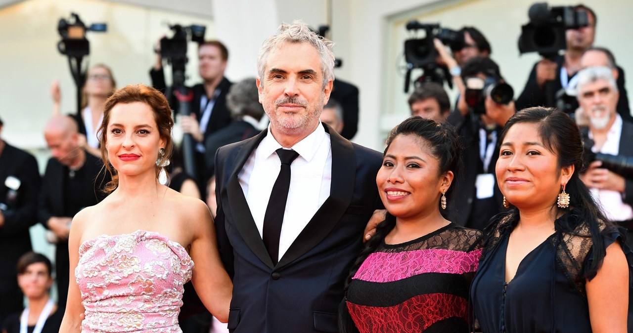 Na Międzynarodowym Festiwalu Filmowym w Wenecji odbyła się premiera nowego filmu Alfonso Cuarona "Roma". Na czerwonym dywanie pojawił się reżyser oraz aktorzy.