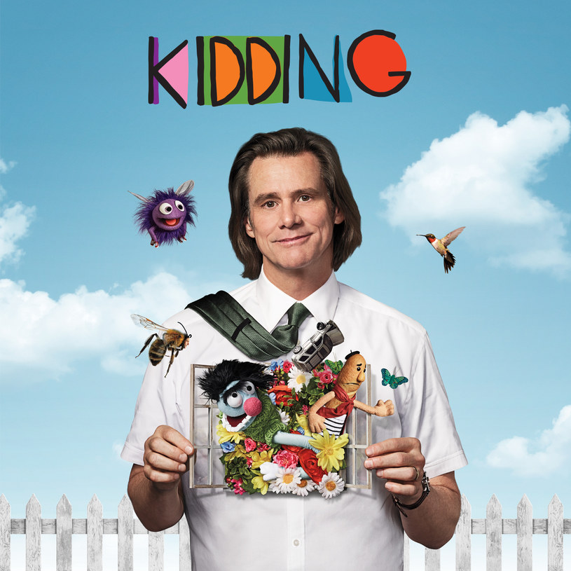 "Kidding" to nowy projekt Jima Carreya oraz Michela Gondry'ego. Tym razem nagrodzony Złotym Globem aktor i wyróżniony Oscarem reżyser ("Zakochany bez pamięci") spotkali się na planie serialu o popularnym telewizyjnym prezenterze, którego osobista sytuacja zaczyna go przerastać. Pierwszy odcinek serialu "Kidding" dostępny jest w HBO GO już od 31 sierpnia, kolejny odcinek pojawi się 9 września. Emisja w HBO zaplanowana została na 8 października. 