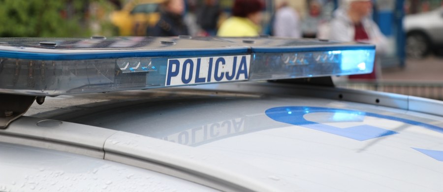 Nietypowy finał sprzeczki między dwoma mężczyznami w Rzeszowie. Jeden z kierowców dwukrotnie strzelił w powietrze po tym, jak pokłócił się na drodze z innym kierującym. Policja zatrzymała obu mężczyzn.