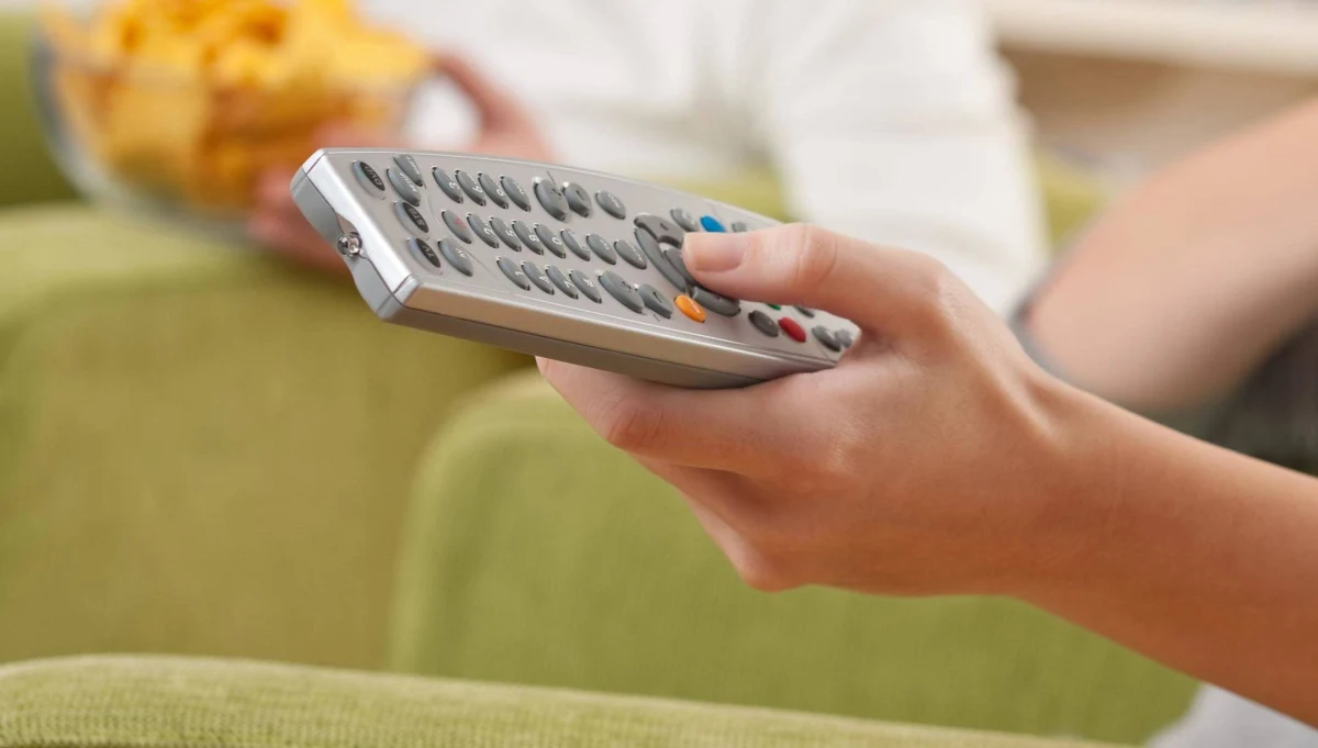 ​48-letni moskiewski pisarz marzył o nocy pełnej namiętności. Następnego dnia obudził się jednak z bólem odbytu. Mężczyzna pojechał do szpitala. Lekarze wyciągnęli z jego ciała... pilot do telewizora.