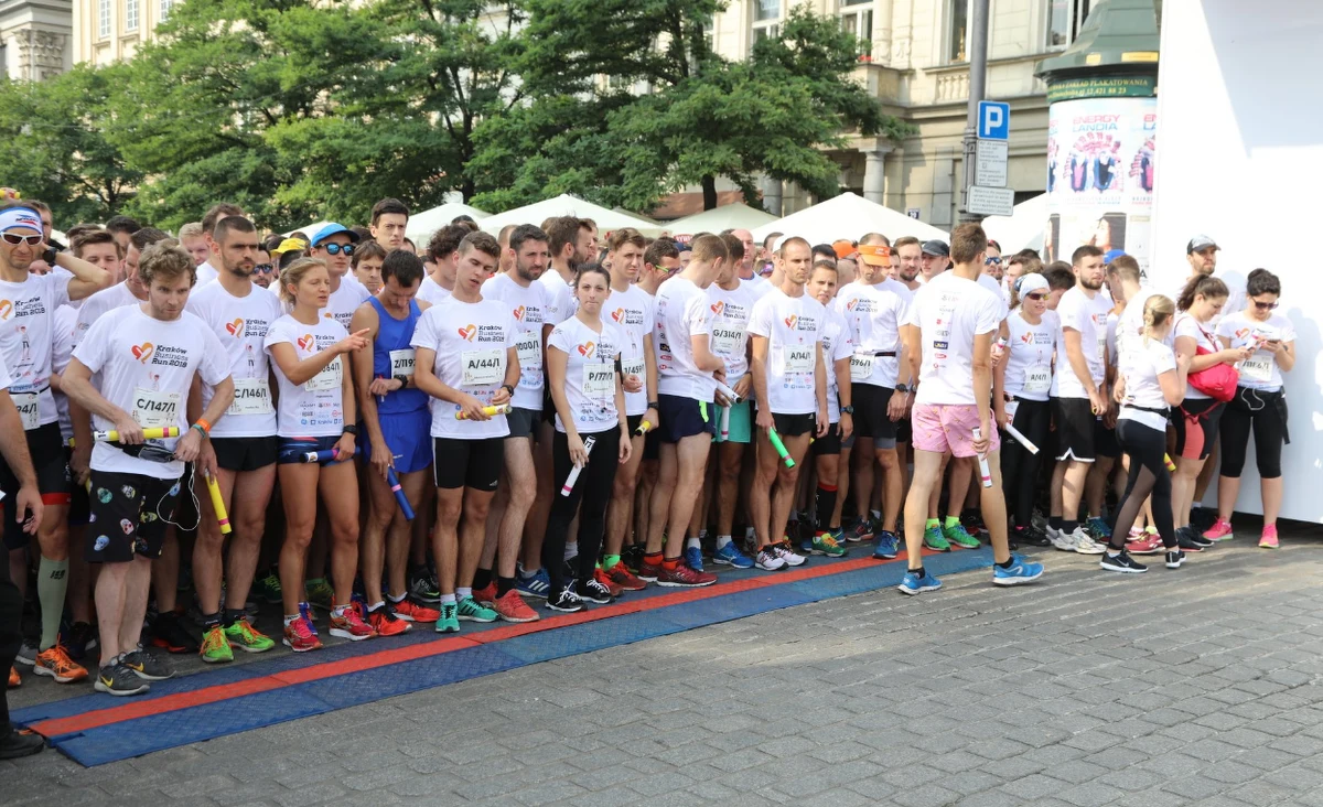 Ponad 266 tysięcy złotych udało się zebrać w czasie warszawskiej odsłony biegu Poland Business Run. W Krakowie padł rekord - ponad 438 tysięcy złotych. Charytatywna sztafeta przebiegła też ulicami innych polskich miast. Na rzecz potrzebujących łącznie udało się zebrać 1 752 450 zł. Kwota ta pomoże kilkudziesięciu podopiecznym Fundacji Poland Business Run.