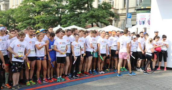 Ponad 266 tysięcy złotych udało się zebrać w czasie warszawskiej odsłony biegu Poland Business Run. W Krakowie padł rekord - ponad 438 tysięcy złotych. Charytatywna sztafeta przebiegła też ulicami innych polskich miast. Na rzecz potrzebujących łącznie udało się zebrać 1 752 450 zł. Kwota ta pomoże kilkudziesięciu podopiecznym Fundacji Poland Business Run.