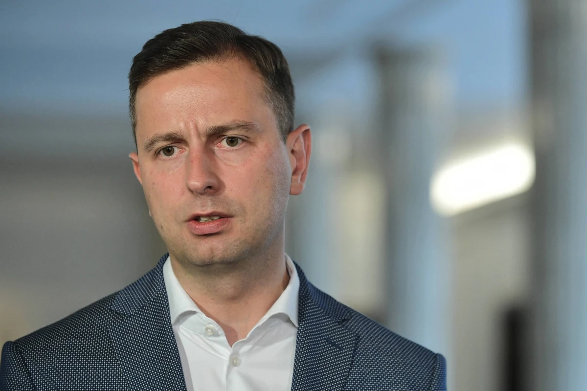 ​To za czasów AWS-UW prywatyzowano "srebra rodowe". Panie premierze Morawiecki, proszę nie kłamać. PSL przez lata był nazywany hamulcowym prywatyzacji - powiedział w niedzielę szef PSL Władysław Kosiniak-Kamysz. "W Akcji Wyborczej Solidarność był pan minister (rolnictwa i rozwoju wsi Jan Krzysztof) Ardanowski i pan minister (b. minister rolnictwa i rozwoju wsi Krzysztof) Jurgiel. Przypomnijcie sobie, kto sprzedawał wtedy Telekomunikację Polską i PZU. Kto prywatyzował "srebra rodowe" tak naprawdę? Uderzcie się we własne piersi" - dodał.