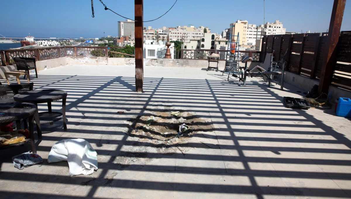 Około 400 więźniów uciekło po sforsowaniu bramy w więzieniu Ain Zara mieszczącym się w stolicy kraju, Trypolisie - podał portal globalnews w niedzielę. Do ucieczki doszło, gdy w okolicy wybuchły gwałtowne, śmiertelne starcia pomiędzy oddziałami zbrojnej milicji działającymi w mieście. 