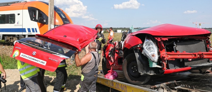 Nowotarska prokuratura jeszcze dzisiaj prześle do sądu odwołanie od decyzji o niezastosowaniu aresztu wobec egzaminatora oskarżonego o nieumyślne spowodowanie katastrofy, w której zginęła 18-letnia kursantka zdająca egzamin na prawo jazdy. Do wypadku doszło 23 sierpnia na niestrzeżonym przejeździe kolejowym w Zaskalu koło Szaflar. 