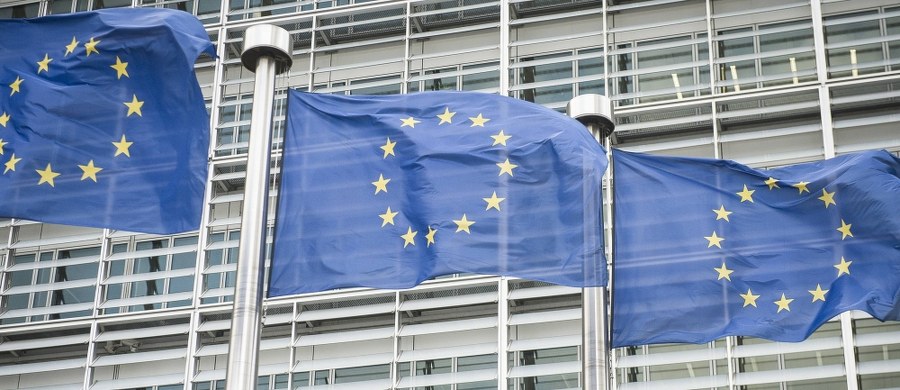 ​Komisja Europejska chce uzyskać od krajów członkowskich mandat do rozmów z USA, który ma jej pozwolić na rozwiązanie sporu z Waszyngtonem ws. importu wołowiny do Wspólnoty. To pokłosie porozumienia zawartego 25 lipca między szefem KE Jean-Claude'em Junckerem i prezydentem USA Donaldem Trumpem.