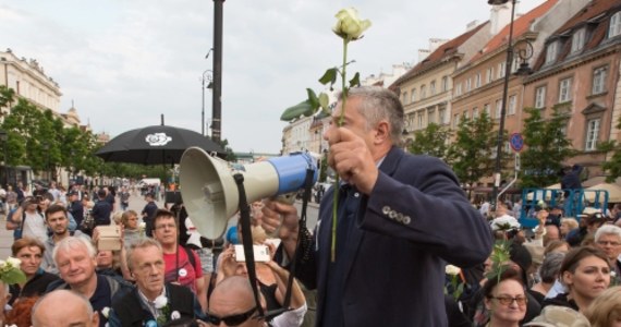 ​W II instancji uchylone zostało umorzenie sprawy większości osób - w tym Władysława Frasyniuka - obwinionych o blokowanie marszu smoleńskiego 10 czerwca 2017 r. Sprawą ponownie zajmie się sąd rejonowy - poinformował Sąd Okręgowy w Warszawie.