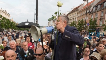 Zmiana wyroku ws. blokowania marszu smoleńskiego. Władysław Frasyniuk znów przed sądem