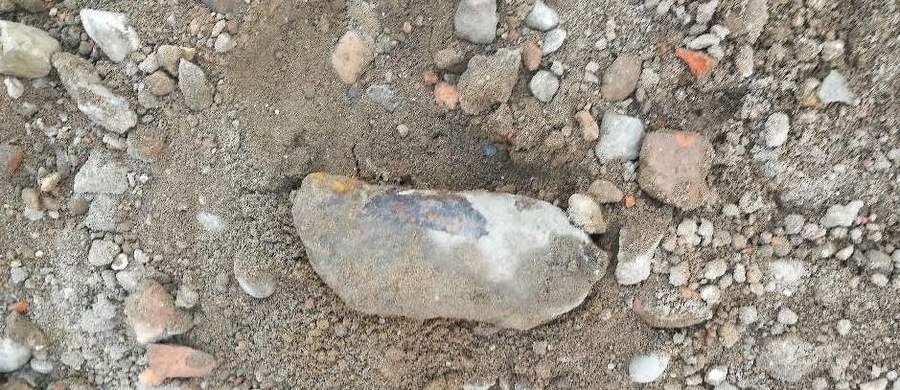 Kolejny pocisk moździerzowy znaleziony w Warszawie. Niewybuch odkryli robotnicy na terenie Elektrociepłowni Żerań. 