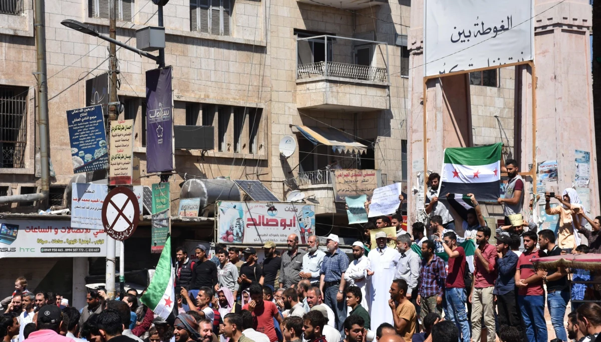 ​Rosyjskie lotnictwo po 22-dniowej przerwie wznowiło naloty na kontrolowaną przed rebeliantów prowincję Idlib, w północno-zachodniej Syrii - poinformowało Syryjskie Obserwatorium Praw Człowieka.