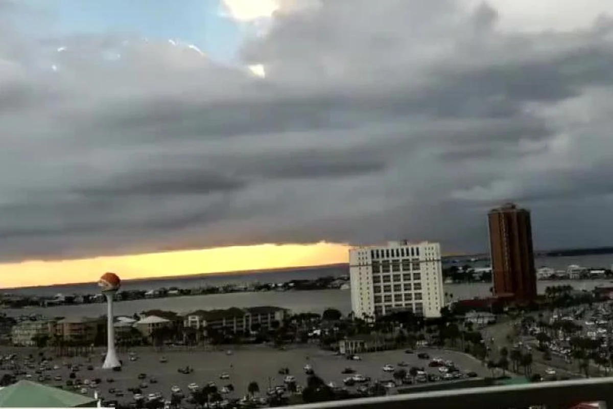 ​Burza tropikalna Gordon najprawdopodobniej przybierze na sile i zamieni się w huragan, gdy we wtorek wieczorem dotrze nad południowo-wschodnie wybrzeże Stanów Zjednoczonych - ostrzegło we wtorek Krajowe Centrum ds. Huraganów (NHC) w Miami.