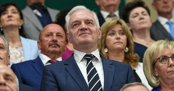 ​Podtrzymuję to, co zapowiadałem, nadal opowiadałem się za podatkiem liniowym, jestem wolnorynkowcem - zadeklarował wicepremier, minister nauki i szkolnictwa wyższego Jarosław Gowin.