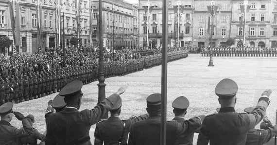 Historia jest nauczycielką życia, mówił Cyceron i trudno się z jego opinią nie zgodzić. To znajomość historii powinna nas wszystkich chronić przed powtarzaniem błędów, uleganiem złudzeniom i nadziejom, że... jakoś to będzie. By jednak historia mogła czegokolwiek uczyć, musi być prawdziwa i rzetelna, ta oparta na półprawdach, kłamstwach i przemilczeniach nie nauczy nas niczego, może się powtórzyć i to niestety niekoniecznie jako farsa. Nie przestaje mnie zadziwiać fakt, że zdając sobie z tego wszystkiego sprawę, my Polacy jesteśmy w traktowaniu historii tak bardzo lekkomyślni. Prawdziwa opowieść o tym, co tu się kiedyś zdarzyło ma tymczasem znaczenie egzystencjalne. Nie tylko dla bezpieczeństwa Polski, ale i przyszłości całej Europy. Sierpień i wrzesień przypominają o tym aż nadto.