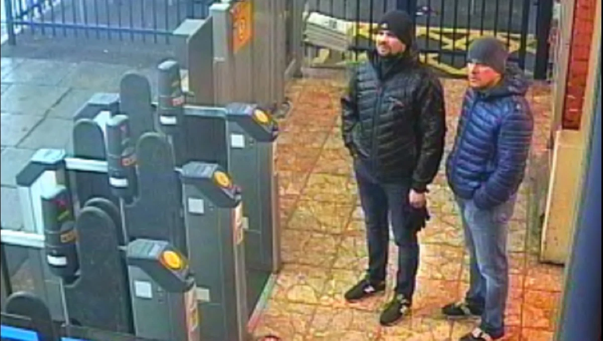 Niedopuszczalne są brytyjskie zarzuty, jakoby wysokie rangą rosyjskie osobistości oficjalne zaaprobowały otrucie byłego oficera rosyjskiego wywiadu wojskowego Siergieja Skripala - oświadczył rzecznik Kremla Dmitrij Pieskow dzień po tym, jak Brytyjczycy ujawnili tożsamość podejrzanych o atak. W środę szefowa rządu w Londynie Theresa May ogłosiła, że podejrzani przez brytyjską prokuraturę o próbę zabójstwa Skripala zostali zidentyfikowani jako oficerowie rosyjskiego wywiadu wojskowego GRU i musieli działać za przyzwoleniem władz w Moskwie.