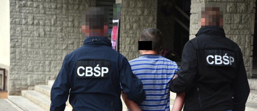 Sąd odmówił aresztowania dwóch mężczyzn zatrzymanych pod zarzutem spowodowania poniedziałkowej eksplozji w pasażu handlowym w Białymstoku - dowiedział się reporter RMF FM. Podejrzani muszą zapłacić poręczenia majątkowe.