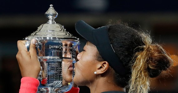 ​Rozstawiona z "20" Naomi Osaka pokonała w Nowym Jorku słynną Amerykankę Serenę Williams (17.) 6:2, 6:4 w finale US Open. Niespełna 21-letnia tenisistka jest pierwszą w historii reprezentantką Japonii, która wywalczyła wielkoszlemowy tytuł w singlu.