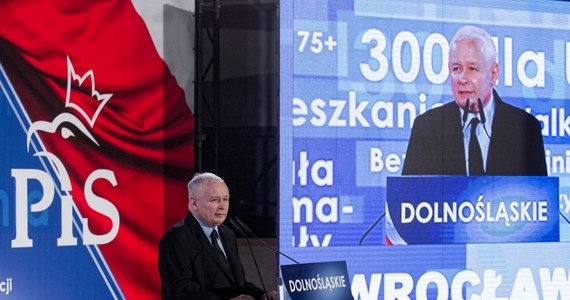 "Zawsze mówiliśmy, że trzeba uczynić wszystko, aby Polska rozwijała się równo - żeby między poszczególnymi regionami następowało zbliżenie, jeżeli chodzi o poziom rozwoju; zwycięstwo PiS w wyborach będzie służyło temu wyrównaniu" - przekonywał dziś w Opolu prezes PiS Jarosław Kaczyński. Polityk wskazał też trudności, jakie czekają PiS.