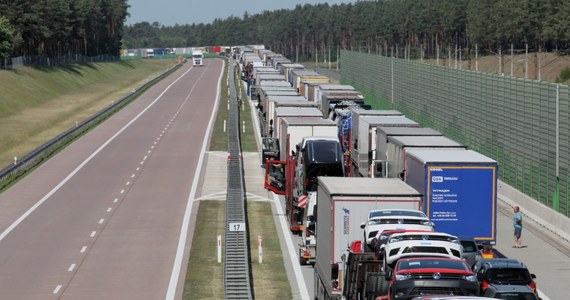 Z poważnymi utrudnieniami w ruchu muszą się liczyć od dziś kierowcy przejeżdżający autostradą A2 przez węzeł Poznań Wschód. W związku z pracami drogowymi wprowadzona zostanie tymczasowa organizacja ruchu.