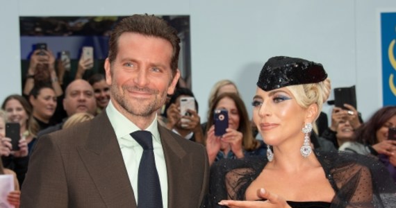 Na Międzynarodowym Festiwalu Filmowym w Toronto odbyła się premiera musicalu "Narodziny gwiazdy". Na czerwonym dywanie pojawili się m.in Bradley Cooper i Lady Gaga, którzy grają w tym filmie główne role. Cooper jest również reżyserem tej produkcji.