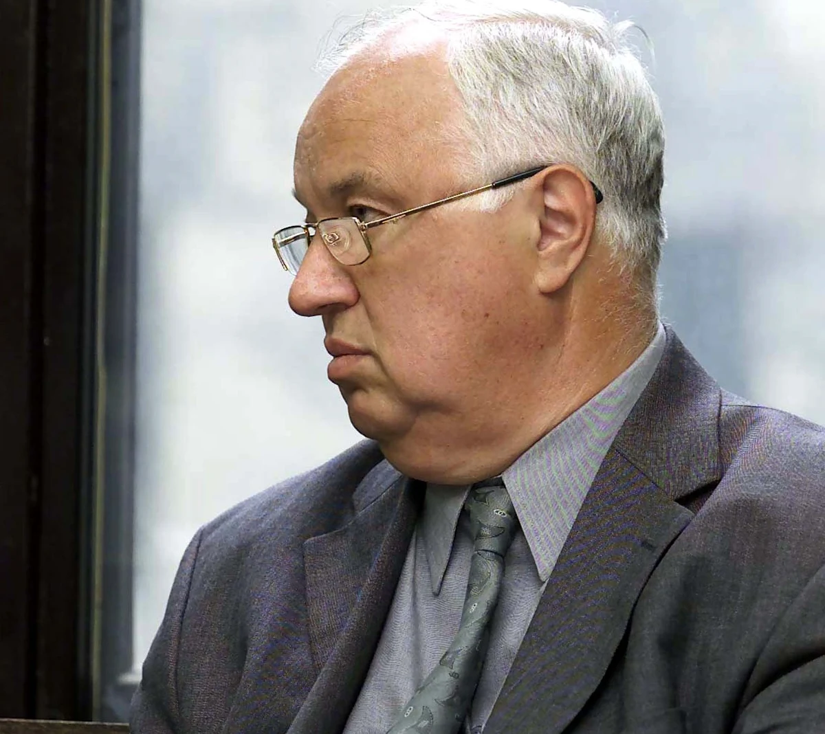 Do środy komisja penitencjarna w areszcie na warszawskim Służewcu zdecyduje, gdzie Dariusz Przywieczerski będzie odsiadywał karę więzienia - dowiedział się reporter RMF FM Krzysztof Zasada. Biznesmen skazany za udział w aferze Funduszu Obsługi Zadłużenia Zagranicznego przedwczoraj został przetransportowany ze Stanów Zjednoczonych do Polski.