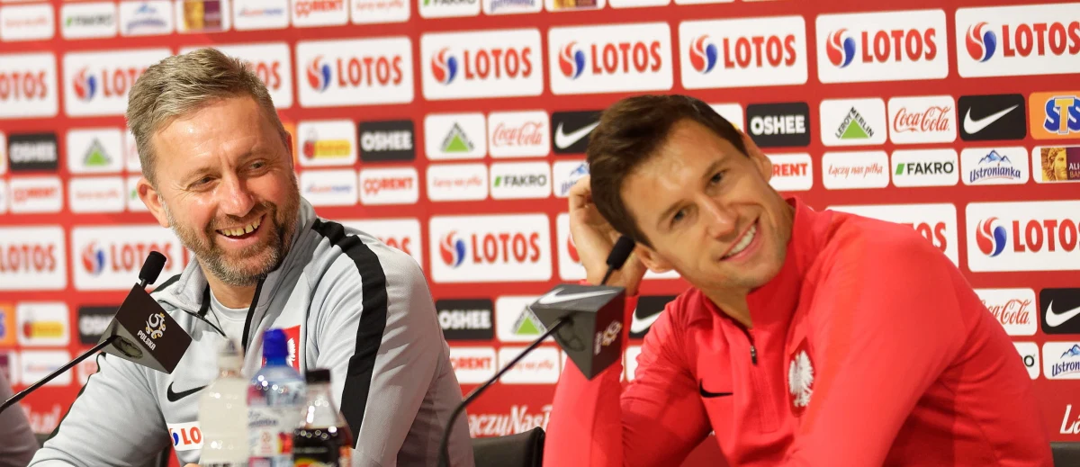 ​Selekcjoner polskiej piłkarskiej reprezentacji Jerzy Brzęczek przed wtorkowym meczem z Irlandią przyznał, że w porównaniu do spotkania z Włochami będą zmiany w składzie, ale nie zdradził ile i jakie. "Na sto procent zagra Wojciech Szczęsny" - ujawnił jedynie.