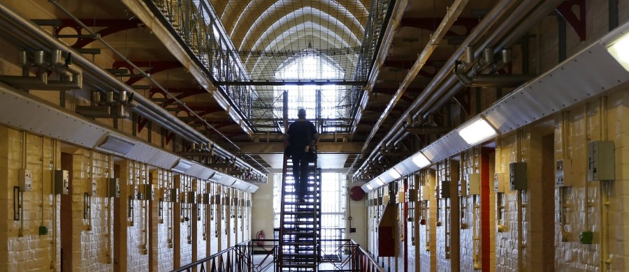 ​48-letni Polak został w poniedziałek skazany na dziewięć lat więzienia za próbę przemytu do Wielkiej Brytanii 14 kilogramów kokainy o wartości ok. 700 tys. funtów. O wyroku poinformowała brytyjska Narodowa Agencja ds. Zwalczania Przestępczości (NCA).