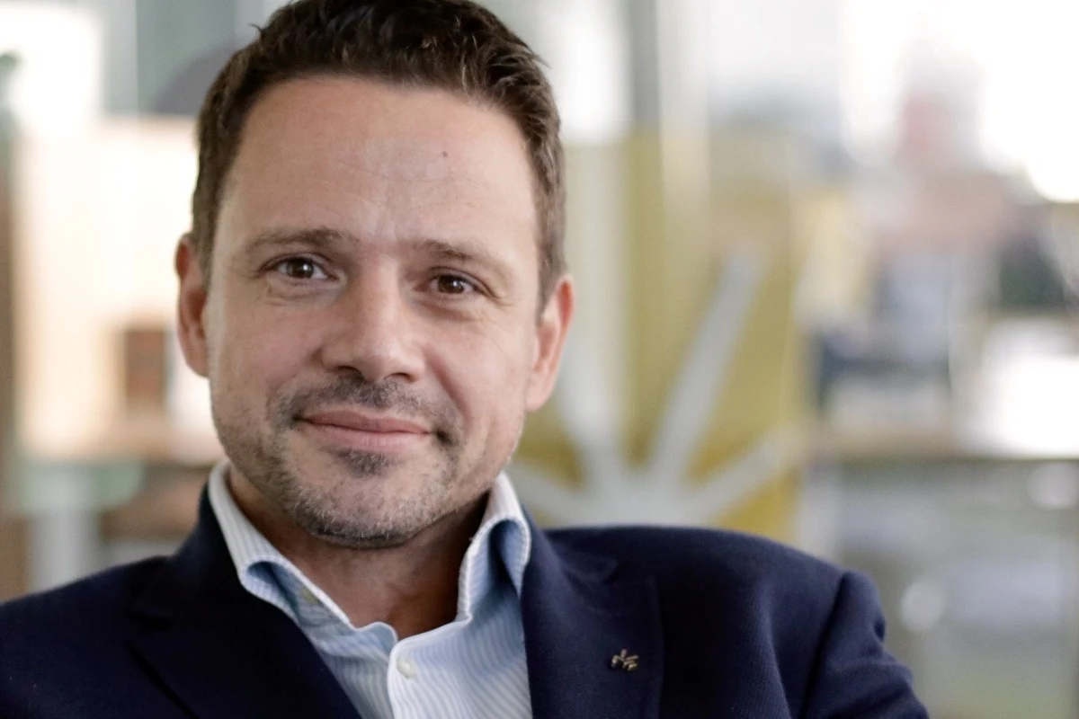 "Dzięki temu, że Hanna Gronkiewicz-Waltz rządziła Warszawą, Warszawa zmieniła się nie do poznana na plus" - mówił w Porannej rozmowie w RMF FM Rafał Trzaskowski, polityk Platformy Obywatelskiej i kandydat na prezydenta stolicy. "Oceniam 12 lat Hanny Gronkiewicz-Waltz pozytywnie, bo widzę jak zmieniło się moje miasto na plus, natomiast nie bagatelizuję afery reprywatyzacyjnej" - dodał gość Roberta Mazurka.