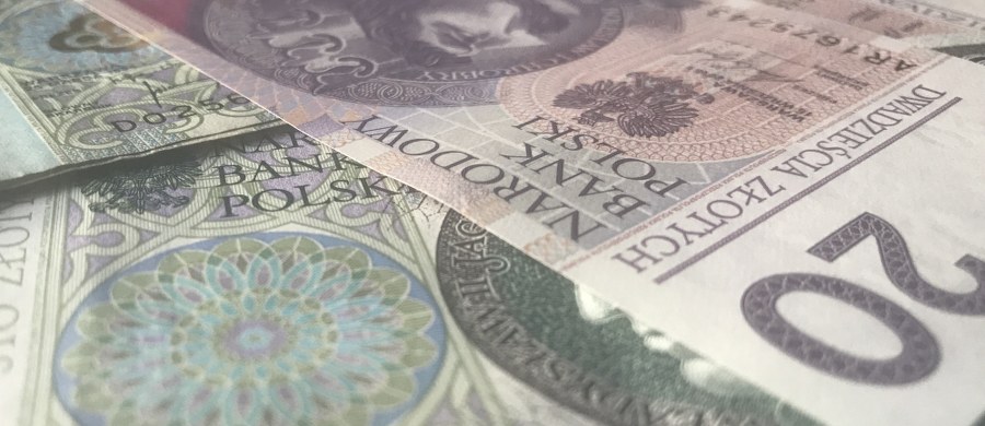 Oszuści wyłudzili w ostatnich dniach od mieszkańców Przemyśla ponad 64 tysiące złotych metodą "na policjanta" i "na wnuczka". Ich celem są przede wszystkim osoby starsze. 