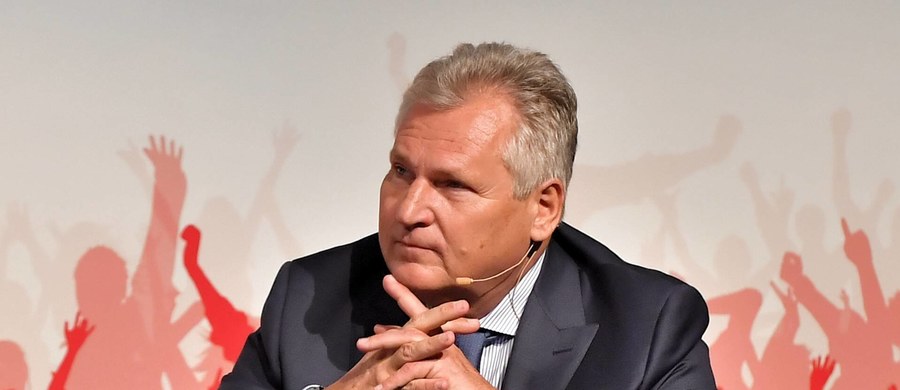 Były prezydent Aleksander Kwaśniewski napisał list otwarty do Andrzeja Dudy. Ostro skomentował w nim stwierdzenie urzędującego prezydenta, który w czasie wtorkowej wizyty w Leżajsku ocenił, że Unia Europejska to "wyimaginowana wspólnota, z której dla nas niewiele wynika”.