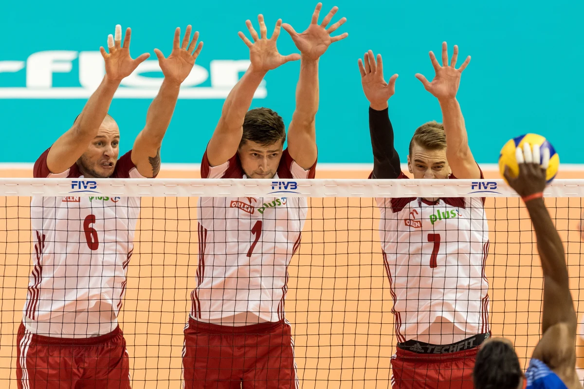 "Cały mecz powinien wyglądać tak, jak pierwsze dwa sety i czwarty" - stwierdził po wygranym 3:1 spotkaniu z Kubą kapitan reprezentacji Polski Michał Kubiak. "W trzeciej odsłonie wkradło się trochę niepotrzebnego, nie chcę powiedzieć luzu, bo tego nie było, ale popełniliśmy za dużo błędów. Nie było u nas równej gry" - analizował. 