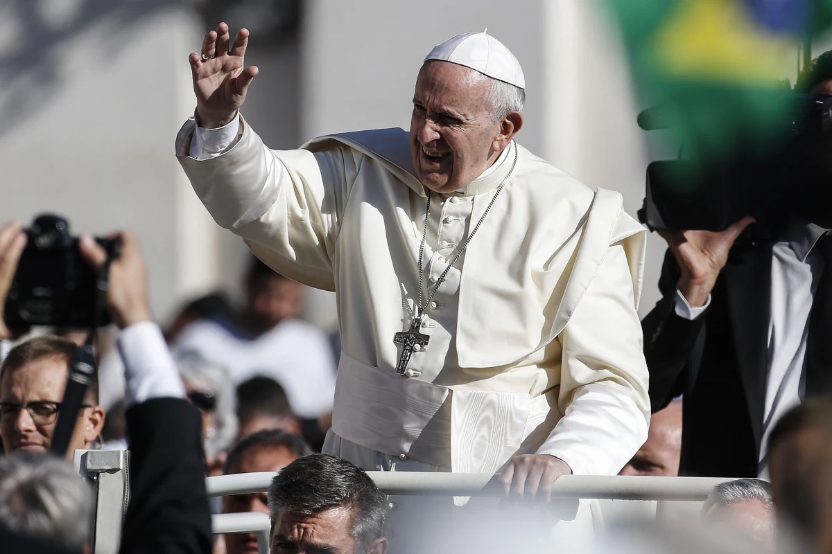 ​Papież Franciszek powiedział, że skandal pedofilii to "otchłań", w jakiej znalazł się Kościół. Podczas spotkania z biskupami z różnych krajów zwrócił uwagę na "milczenie Boga" w obliczu nadużyć. W przemówieniu do 44 nowo powołanych ostatnio biskupów Franciszek zaapelował: "Zalecam wam szczególną uwagę wobec duchowieństwa i seminariów. Nie możemy odpowiedzieć na wyzwania, jakie mamy w stosunku do nich bez poprawy procesów selekcji, towarzyszenia, oceny".