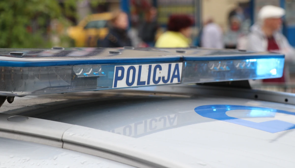 Policjanci szukają około 50-letniego mężczyzny, który miał zastrzelić kobietę w jednym z mieszkań w Mrągowie w Warmińsko-Mazurskiem.