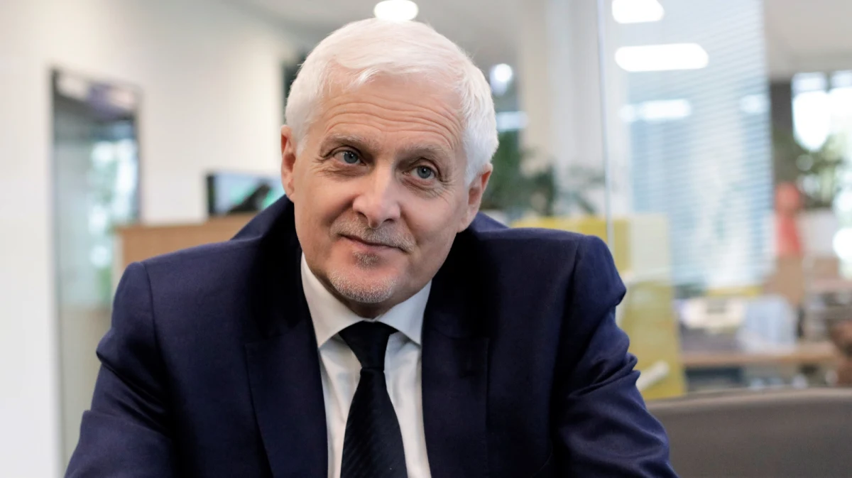 "Ta procedura wygląda zupełnie inaczej. Nikt się ze mną w tej sprawie nie kontaktował, nie rozmawiał, nie ma żadnego dokumentu, który o tym mówi" - mówi w Popołudniowej rozmowie w RMF FM Dariusz Zawistowski pytany o to, czy na jego biurku leży pismo od prezydenta informujące, że to on kieruje teraz Sądem Najwyższym.  