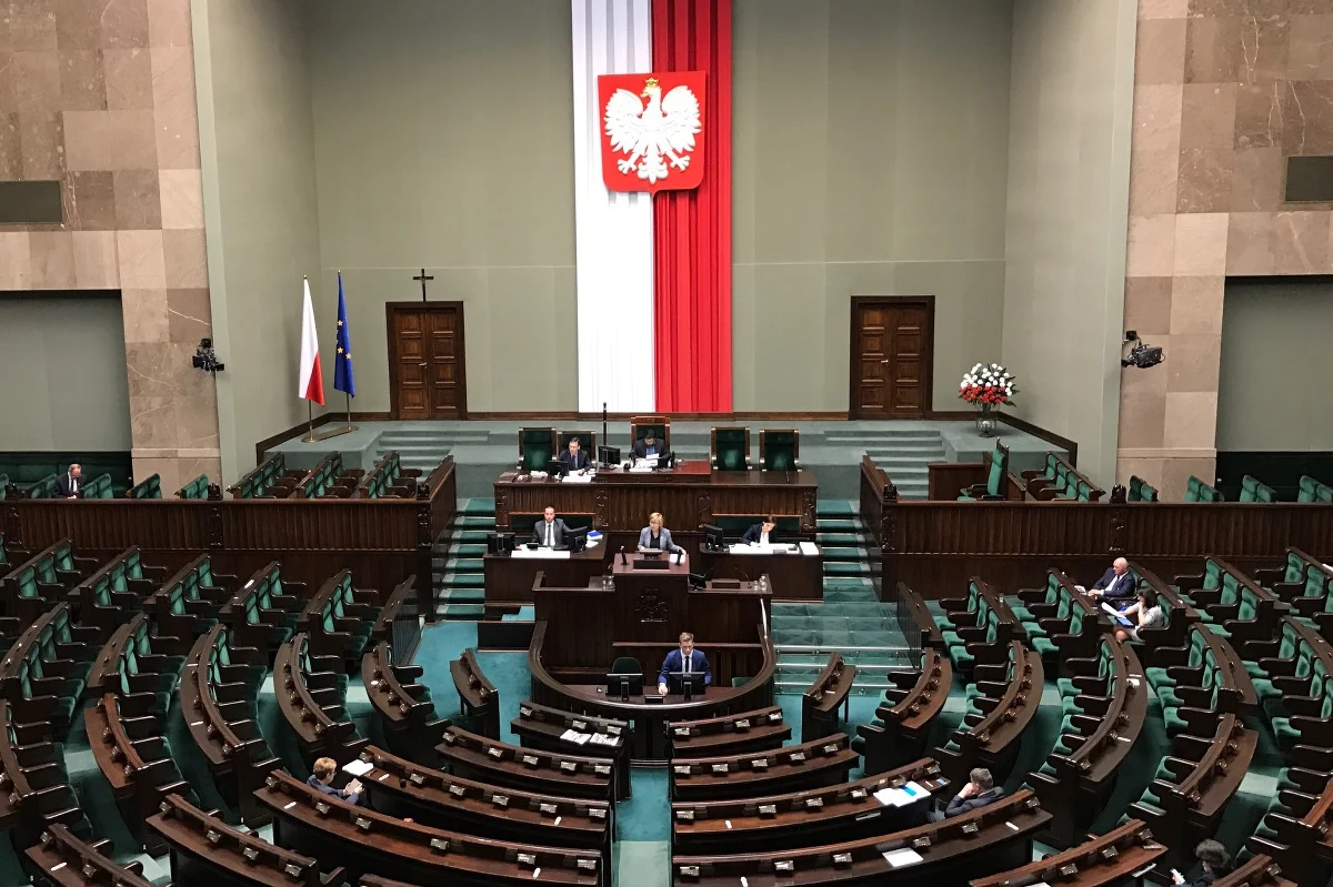 Posłowie we wrześniu się nie przepracują. Posiedzenie, po 52-dniowej wakacyjnej przerwie, trwało tylko dwa dni - informuje dziennikarz RMF FM Patryk Michalski. 