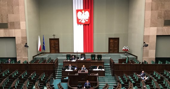 Posłowie we wrześniu się nie przepracują. Posiedzenie, po 52-dniowej wakacyjnej przerwie, trwało tylko dwa dni - informuje dziennikarz RMF FM Patryk Michalski. 