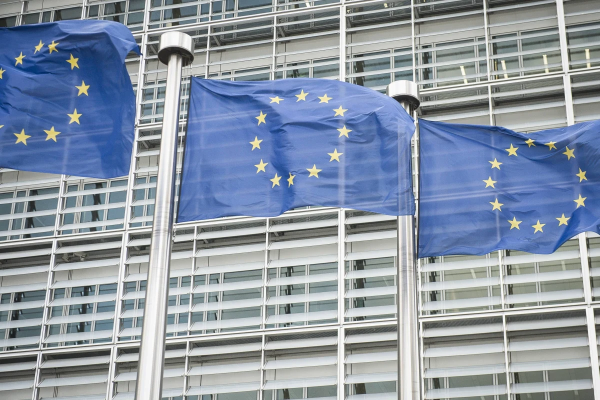 Dziś upływa termin na udzielenie przez Polskę wyjaśnień i usunięcie uchybień w ustawie o Sądzie Najwyższym. To drugi krok we wszczętej w lipcu przez Komisję Europejską procedurze, dotyczącej uchybienia zobowiązaniom państwa członkowskiego w celu ochrony niezależności Sądu Najwyższego. Kolejny krok to skarga Komisji do TSUE z wnioskiem o wstrzymanie wszystkich zmian w Sądzie.