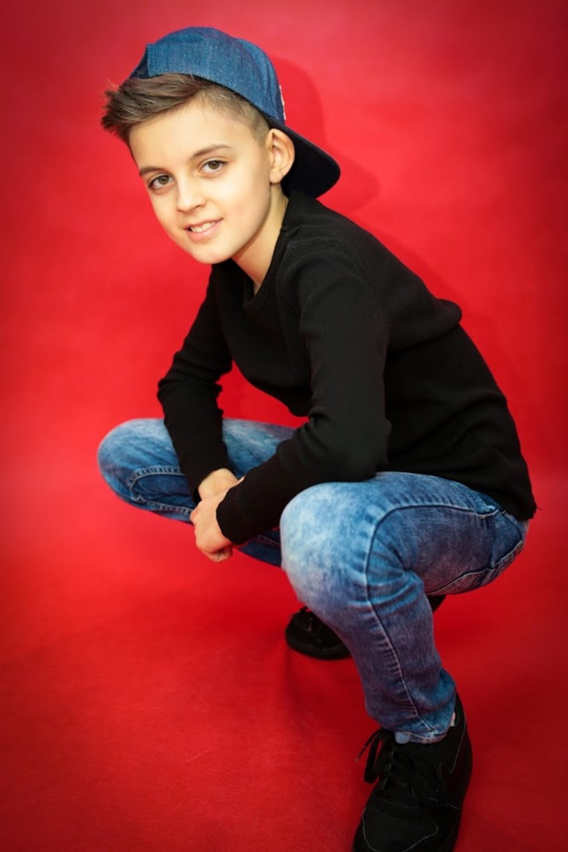 Podopieczny Edyty Górniak z pierwszej edycji "The Voice Kids", 12-letni Eryk Walczuk sięgnął po przeboje projektu Marcus & Martinus oraz Shawna Mendesa.